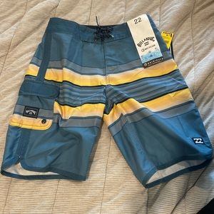 Billabong Swim Trunks Boardshorts Sz 22 NWT